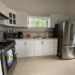 Beautiful Condo , 2Bdr, 10 Min Driving From The Airport And Beach By Car